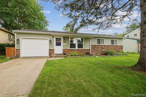 9170 Panama Ave, Ypsilanti, MI 48198