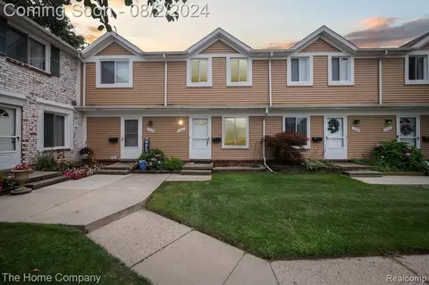 11526 Messmore Rd, Utica, MI 48317