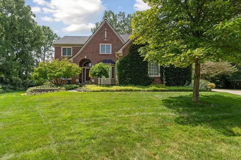 16983 Abby Cir, Northville, MI 48168