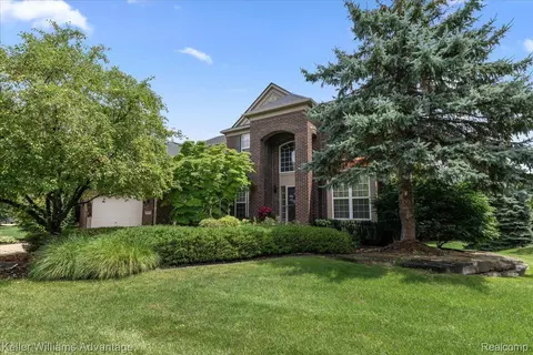 49053 Running Trout Ln, Northville, MI 48168
