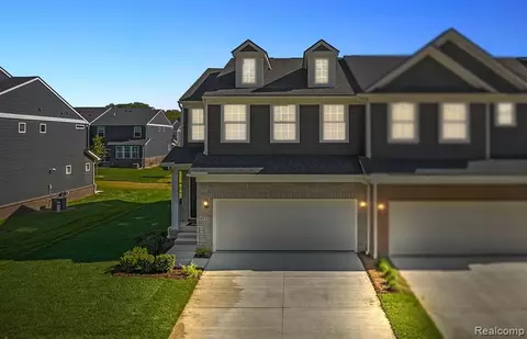 4065 Nottingham Cir, Clarkston, MI 48346