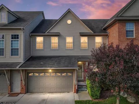 5164 Mesa Dr, Shelby Township, MI 48316