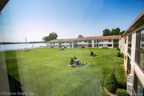 1700 River Rd #31, Marysville, MI 48040
