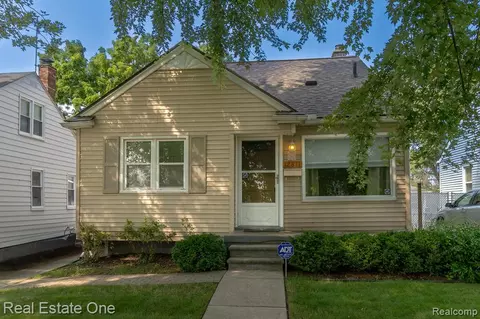12811 Berwyn, Redford, MI 48239