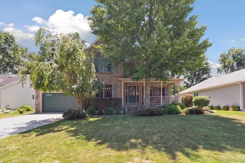 3815 Arlington Ave, Fort Gratiot, MI 48059