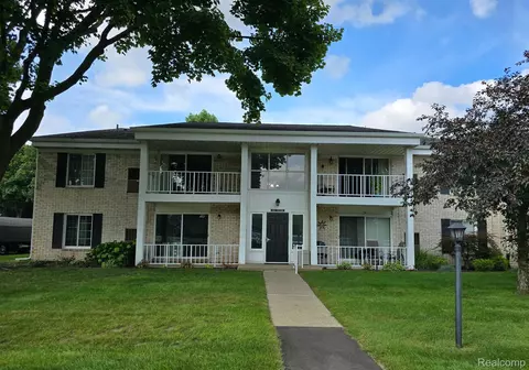 35936 Ann Arbor Trl, Livonia, MI 48150