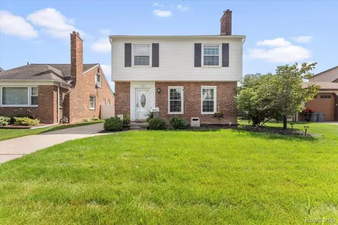 13259 Chestnut St, Southgate, MI 48195