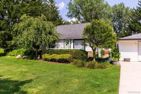 66400 S Forest Ave, Lenox, MI 48050
