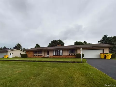 5181 Cottrell Rd, Vassar, MI 48768