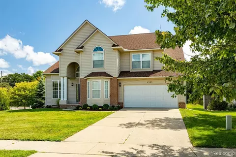 4998 S Ridgeside Cir, Ann Arbor, MI 48105