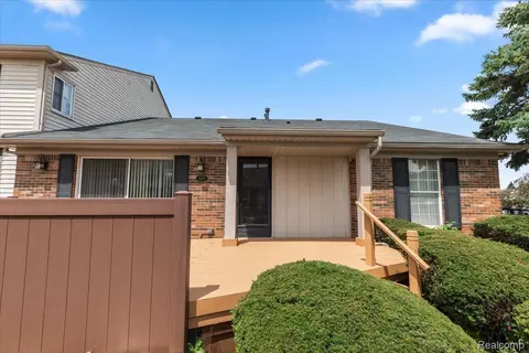 41199 Southwind Dr, Canton, MI 48188