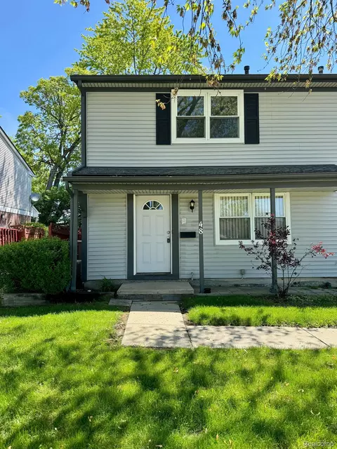 48 Beechwoode Ln, Pontiac, MI 48340