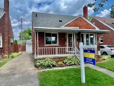972 Garfield Ave, Lincoln Park, MI 48146