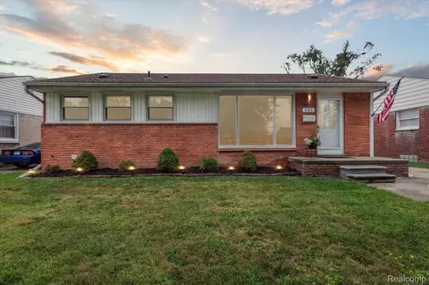 1785 Winchester Ave, Lincoln Park, MI 48146