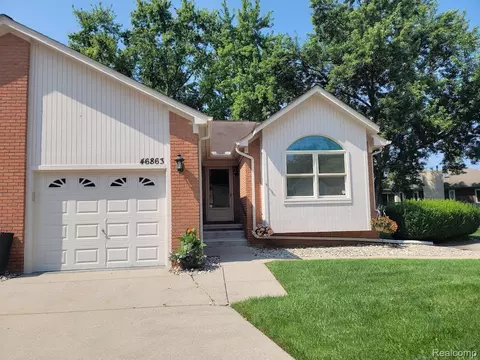 46863 Charring Cross Ct Crt Ct #18, Shelby Township, MI 48317