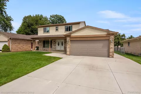 37712 Tericrest Dr, Sterling Heights, MI 48310