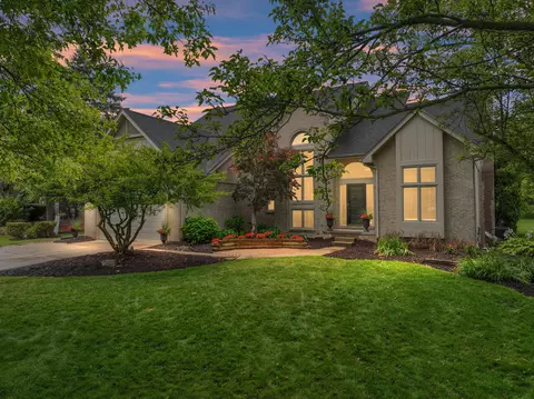 30817 Mystic Forest Dr, Farmington Hills, MI 48331