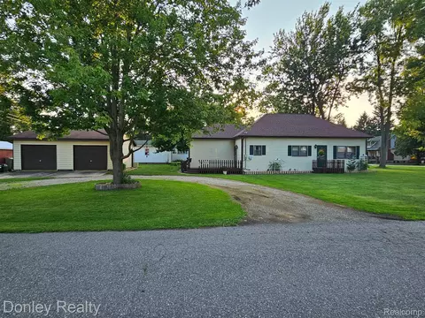 6305 Ervin St, Marlette, MI 48453