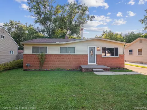 19365 Brentwood St, Livonia, MI 48152