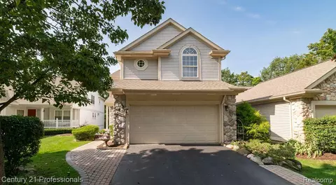 6464 Waters Edge Way, Independence, MI 48346