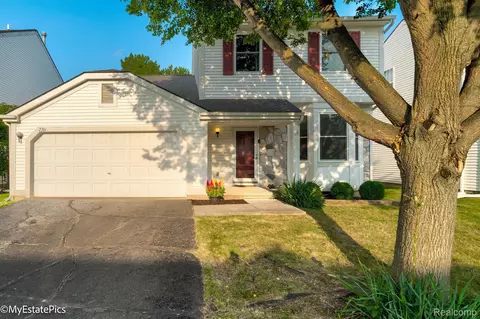 2361 Mcgee Crt Ct, Westland, MI 48186