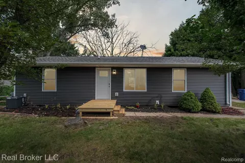 110 River St, Brooklyn, MI 49230