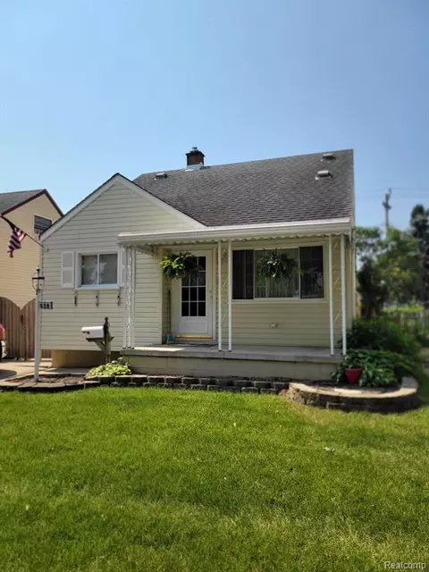 429 Cleveland Ave, Lincoln Park, MI 48146