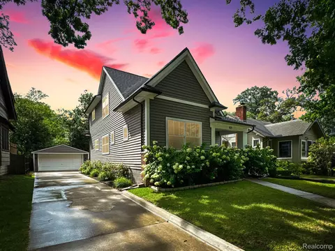 821 Maxwell Ave, Royal Oak, MI 48067