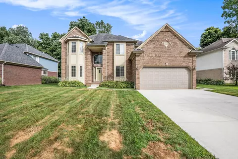 34176 Lakewood Dr, Chesterfield, MI 48047