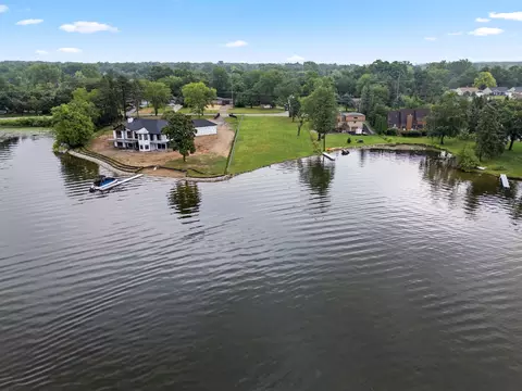 0000 Clintonville Rd, Waterford, MI 48329