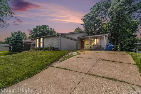 660 Woodingham Ave, Waterford, MI 48328