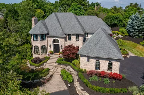2596 Ginger Crt Ct, Bloomfield Hills, MI 48304