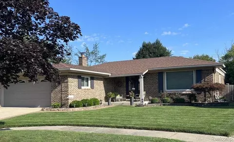 42602 Keystone Ln, Canton, MI 48187