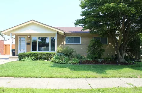 22358 Mary St, Taylor, MI 48180