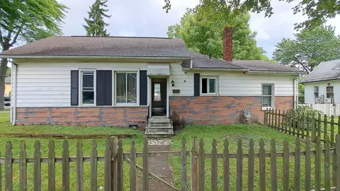 93 Grand Ave, Mount Clemens, MI 48043