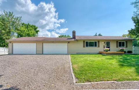 2378 Livernois Dr, Oceola, MI 48843