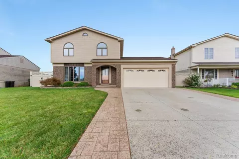 12525 Shery Ln, Southgate, MI 48195