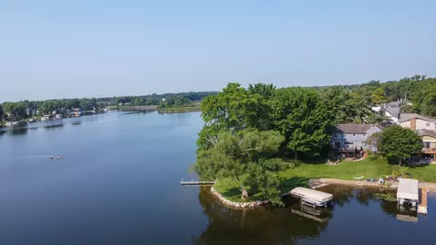 1395 Delmonte St, Wolverine Lake, MI 48390