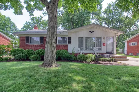 636 Kenyon Dr, Troy, MI 48083