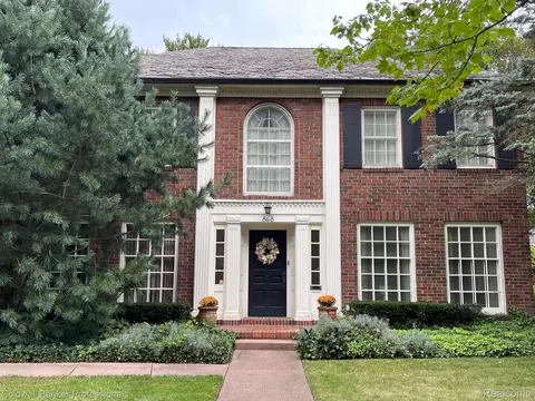 868 Whittier Rd, Grosse Pointe Park, MI 48230