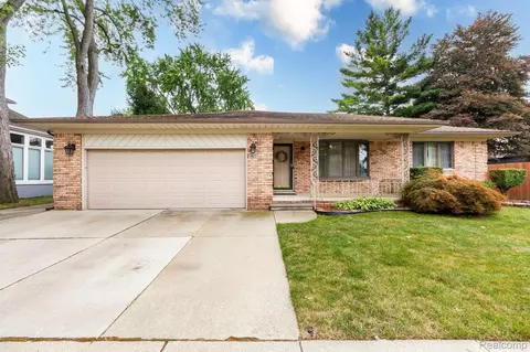 1825 Goddard St, Wyandotte, MI 48192