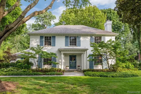 3187 Bradway Blvd, Bloomfield Township, MI 48301
