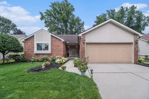 1124 Baker Crt Ct, Troy, MI 48083