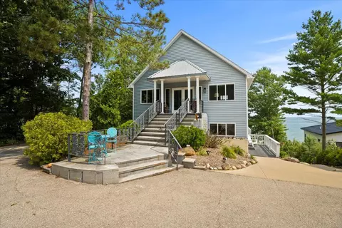 913 S Us 23, Harrisville, MI 48740