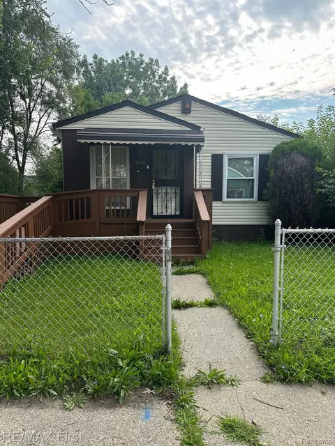 9136 Holcomb St, Detroit, MI 48213