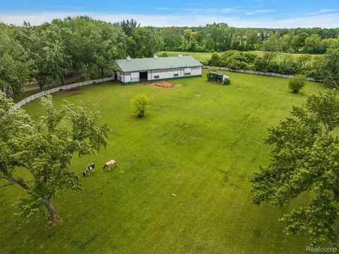 5725 S Weed Rd, Plymouth, MI 48170