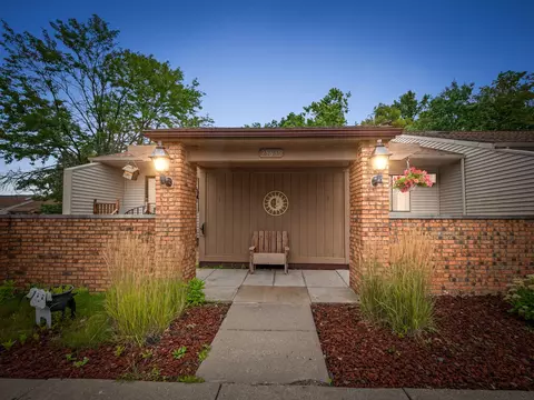 5635 Lexington #2, Lyon, MI 48178