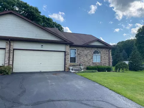 7140 Bluewater Dr, Springfield, MI 48348