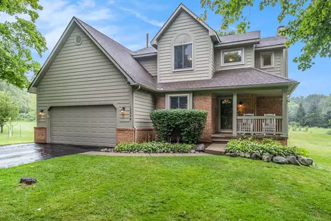 13644 Northridge Dr, Holly, MI 48442