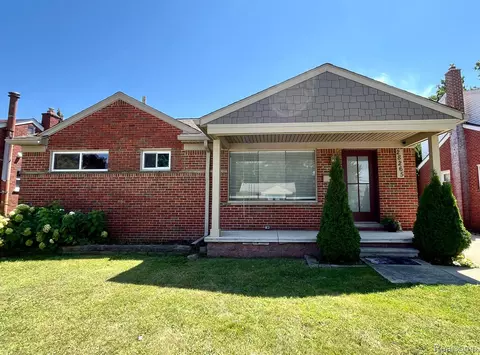 28265 W Chicago St, Livonia, MI 48150